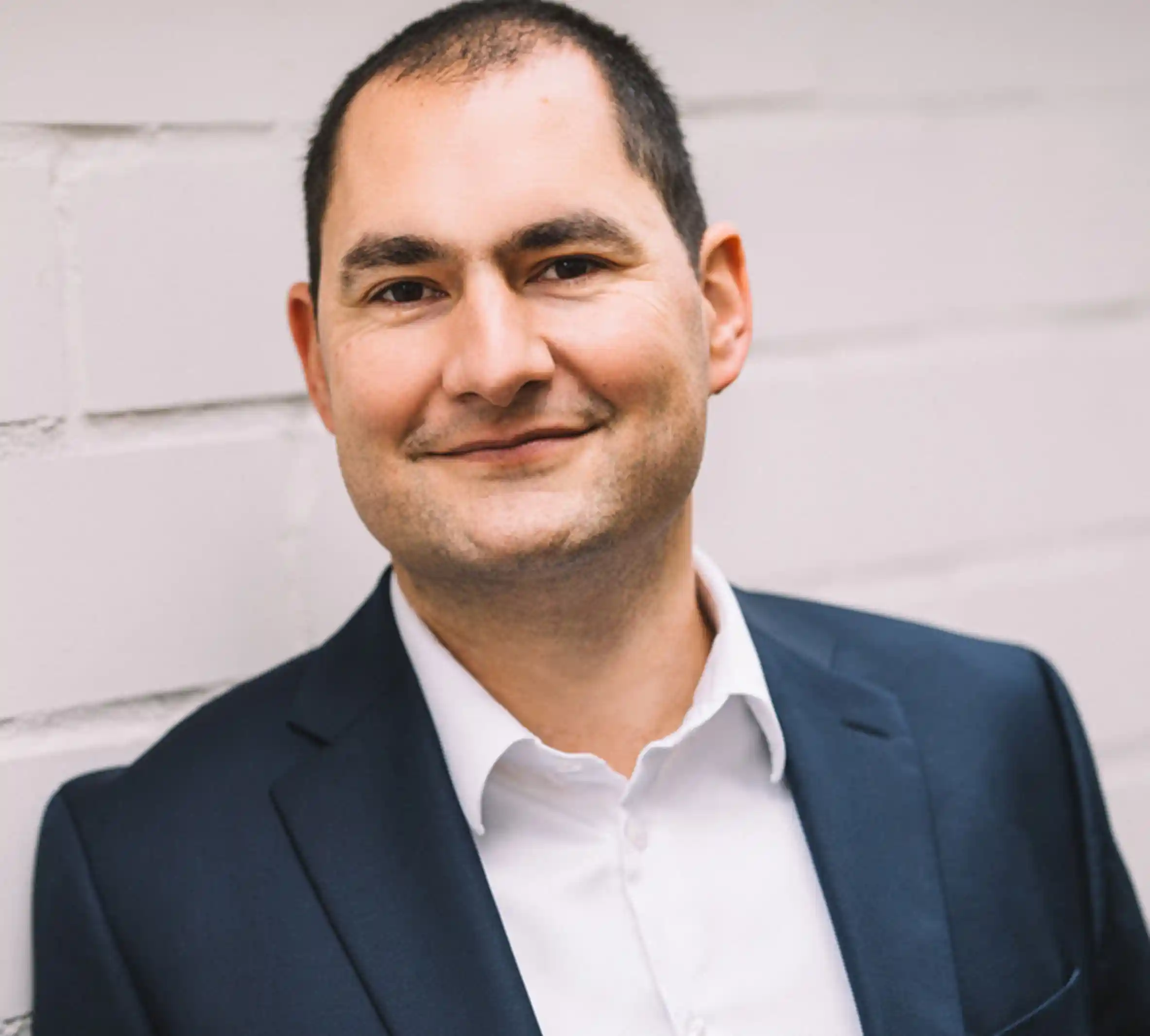 Prof. Dr. Andranik Tumasjan Prof. Dr. Andranik Tumasjan